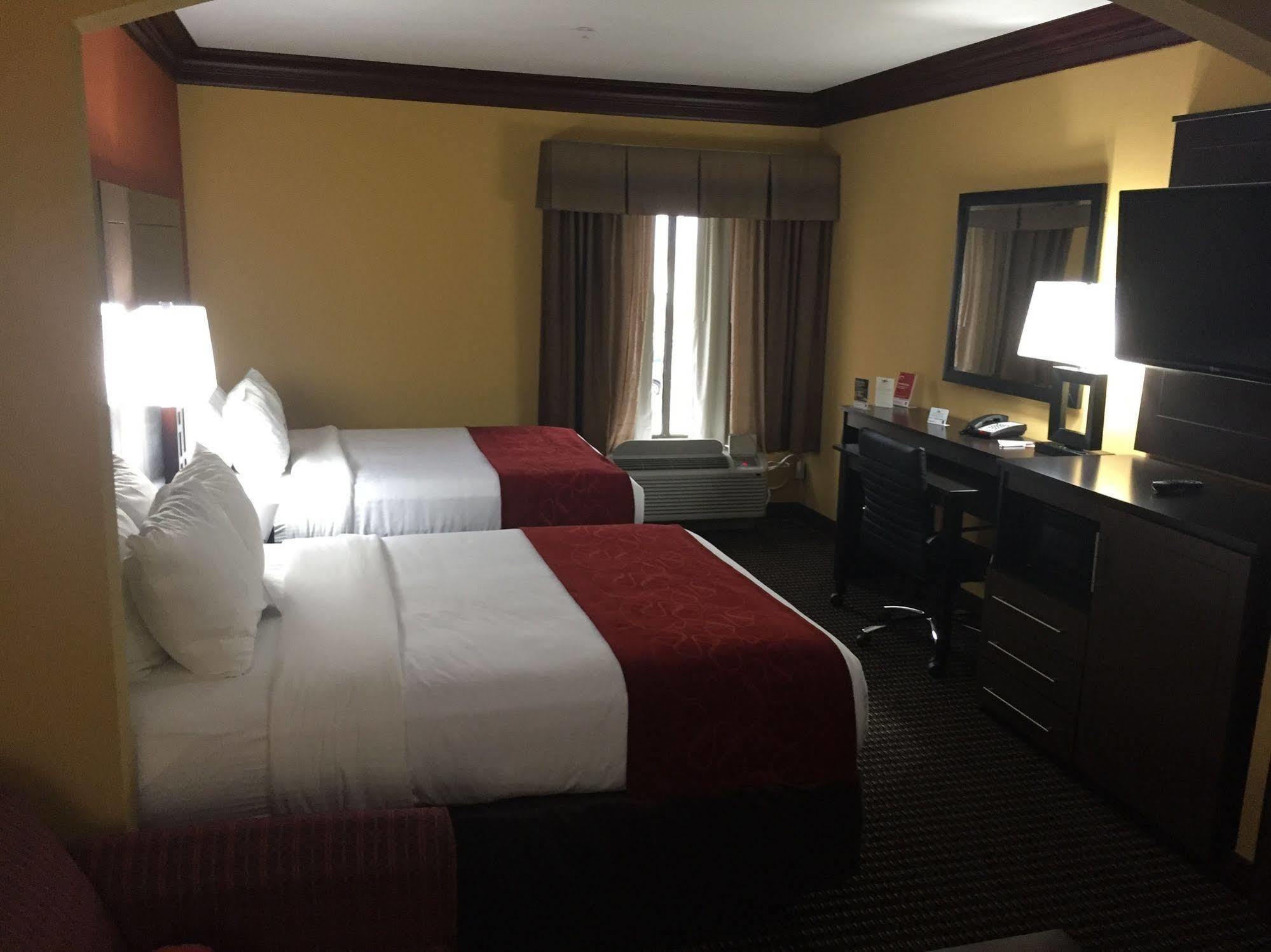 Comfort Suites Lake Jackson Clute Exterior foto