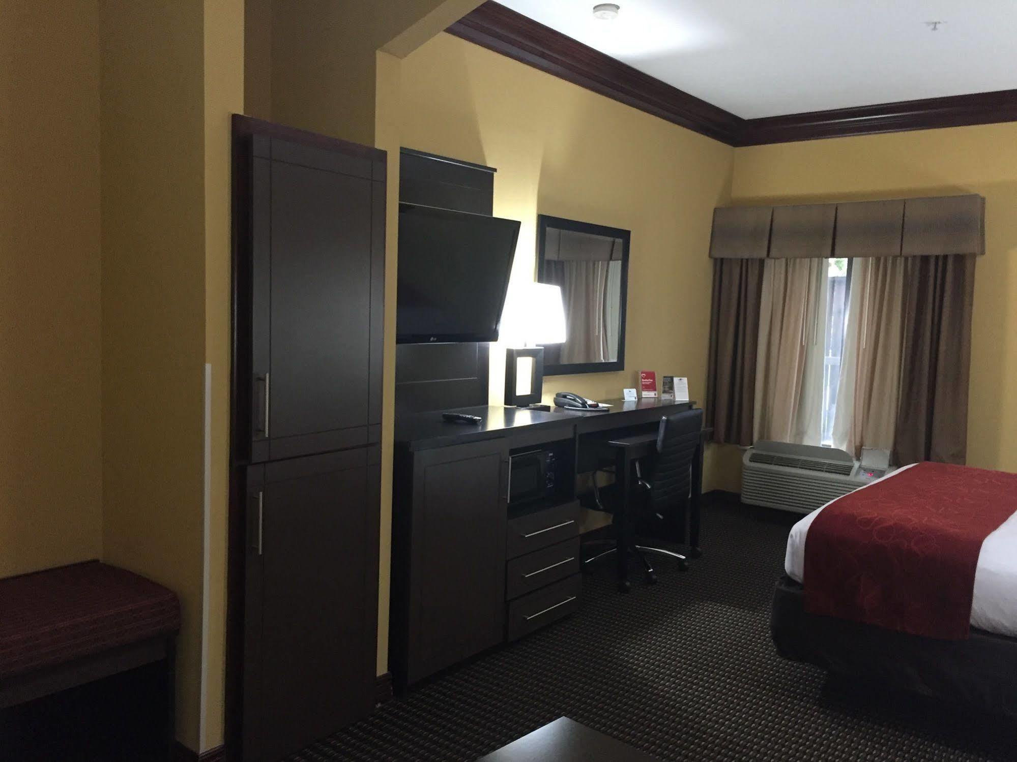 Comfort Suites Lake Jackson Clute Exterior foto